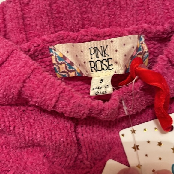 NWT Soft Hot Pink Sweater - Picture 3 of 3